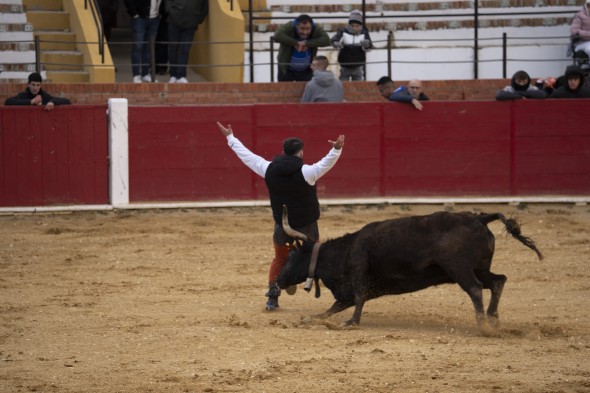 Tarde de recortadores con nueve vacas y un toro para homenajear a Álvaro Martínez