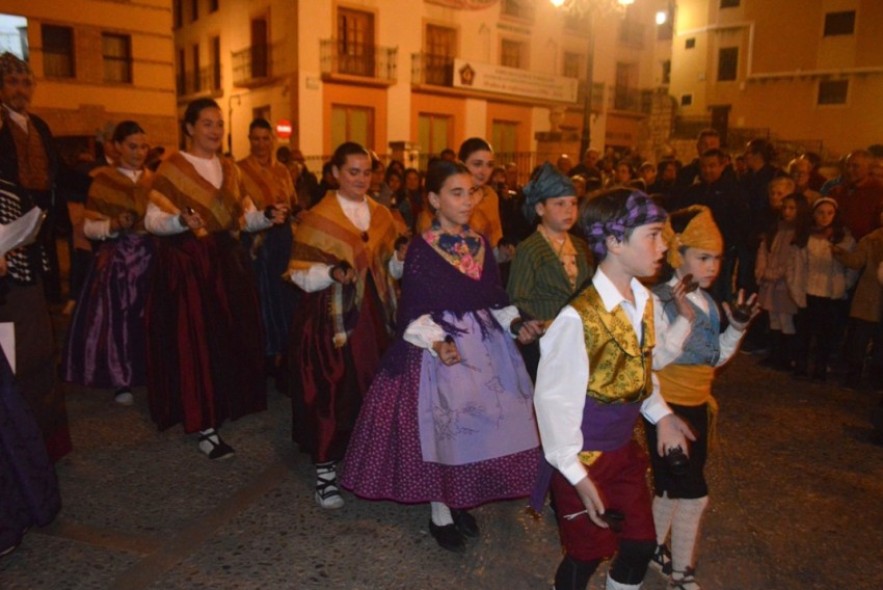 Los Mayos demuestran que el folclore aragonés está más vivo que nunca en la provincia de Teruel